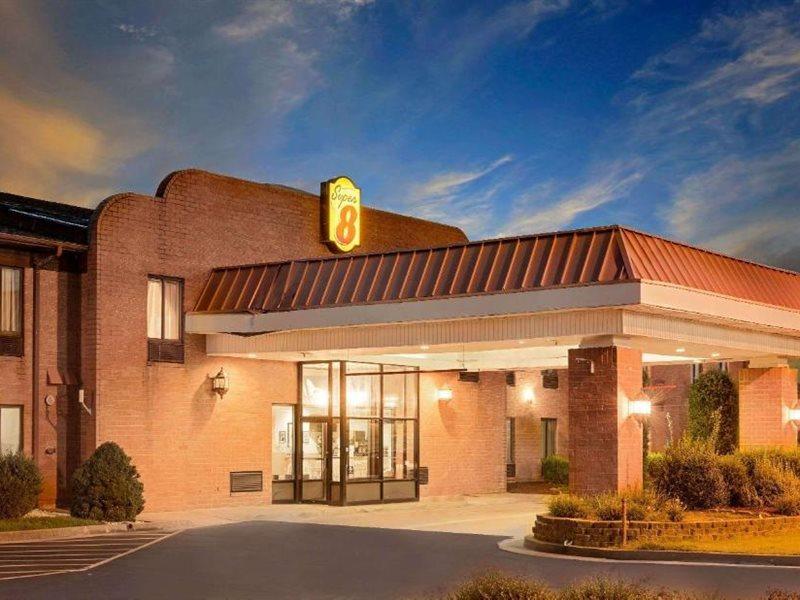 Super 8 By Wyndham Metropolis Motel Exterior photo